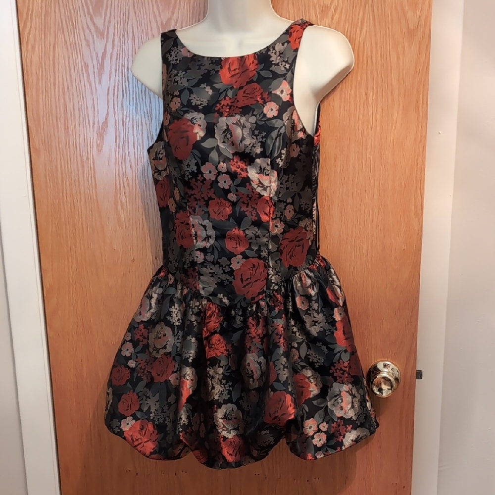 NIA Black/Red/Green Jacquard Bubble-Hem Mini Dress Size Small